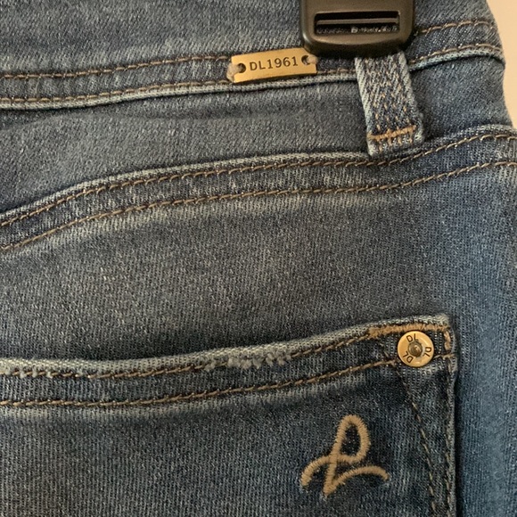 VGUC DL1961 jeans - Picture 7 of 11